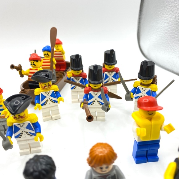 LEGOS Mini Figs Lot Late 1990s To Now Row Boats Motorcycles Horse Space Police - Picture 11 of 13